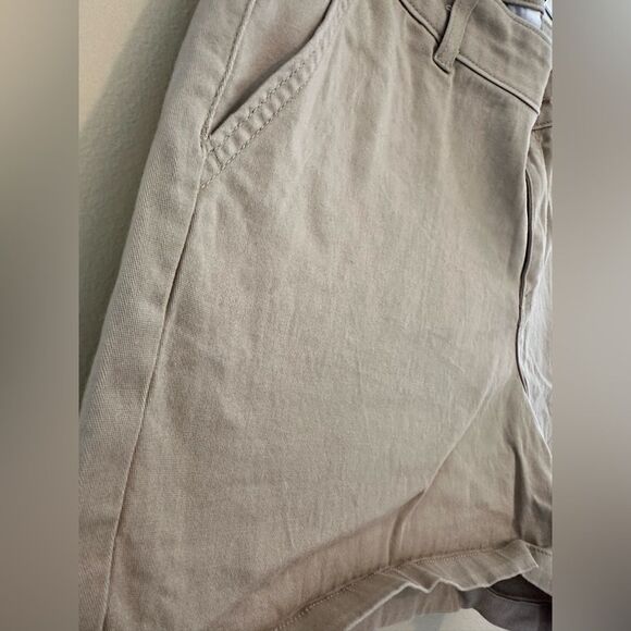Women’s plus size 18 twill shorts - Picture 5 of 10